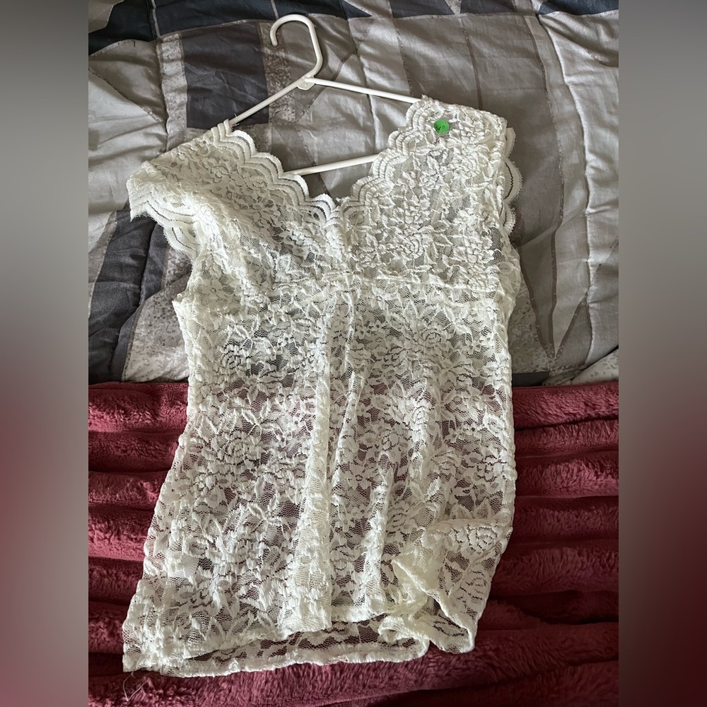 Elegant Lace Women’s Top - Cream